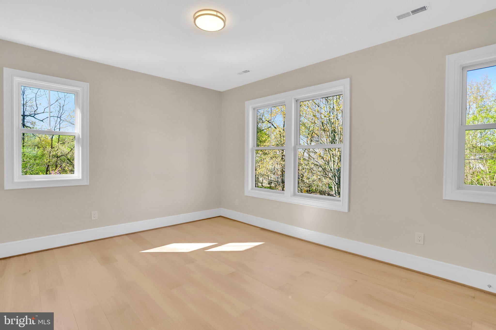 GLENCARLYN - Residential