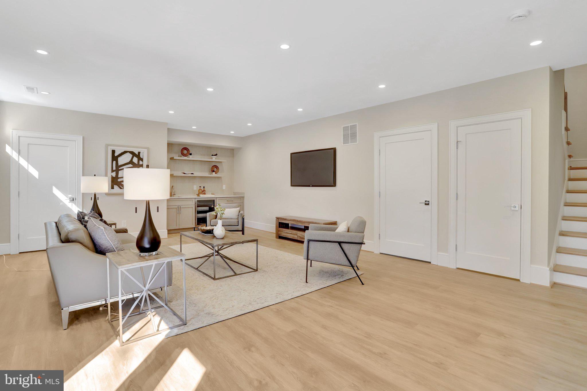 GLENCARLYN - Residential