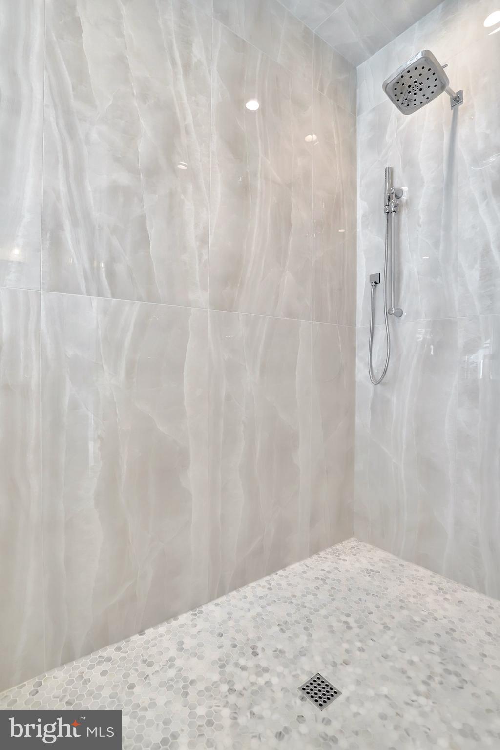 GLENCARLYN - Residential