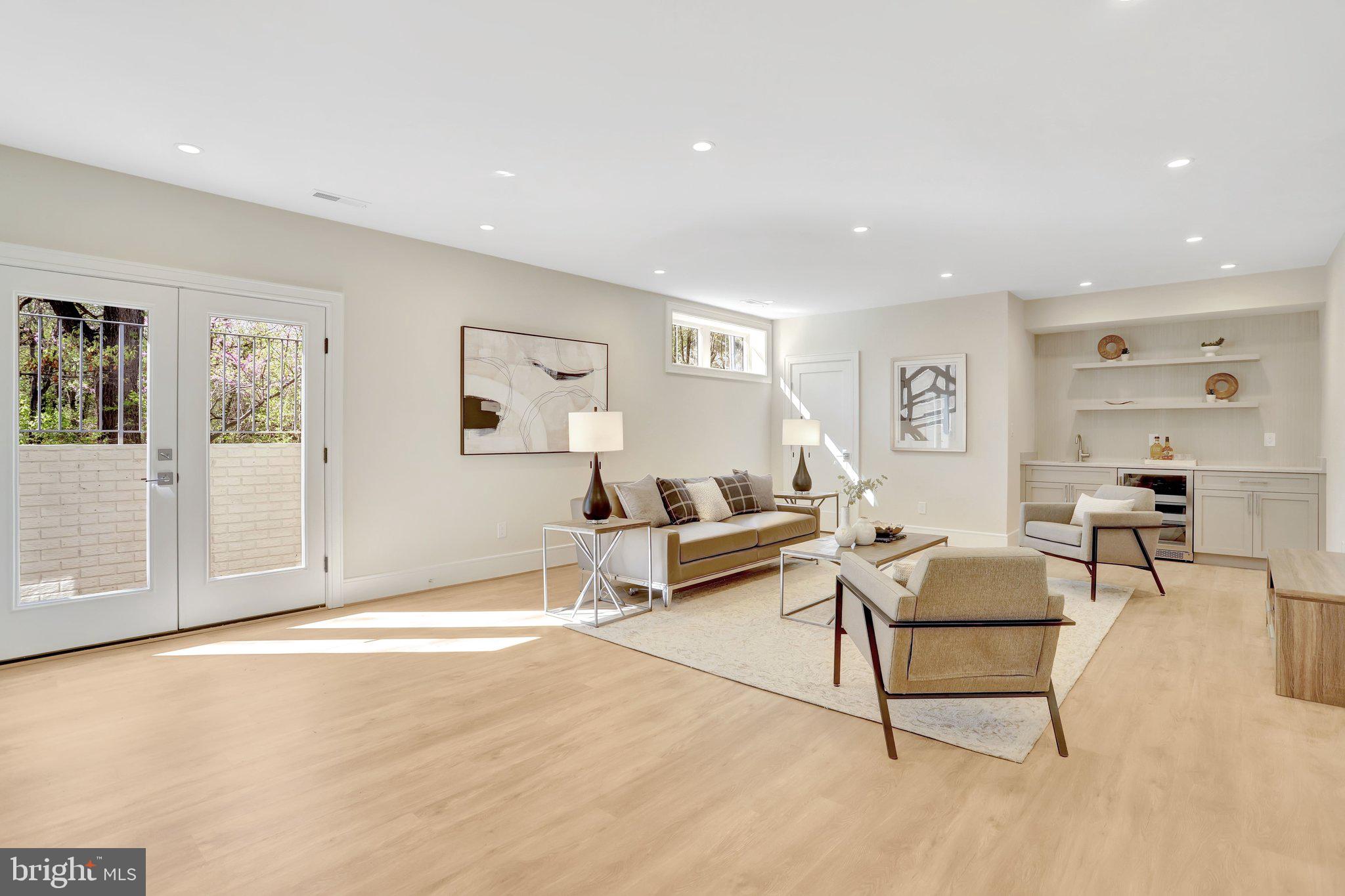 GLENCARLYN - Residential