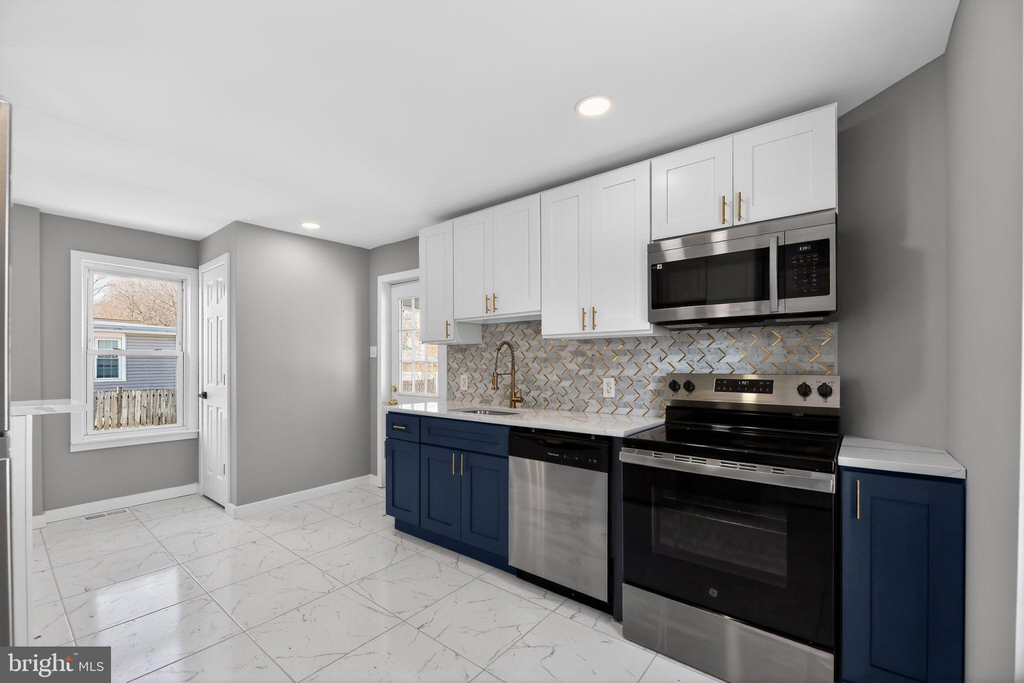 129 W WASHINGTON STREET