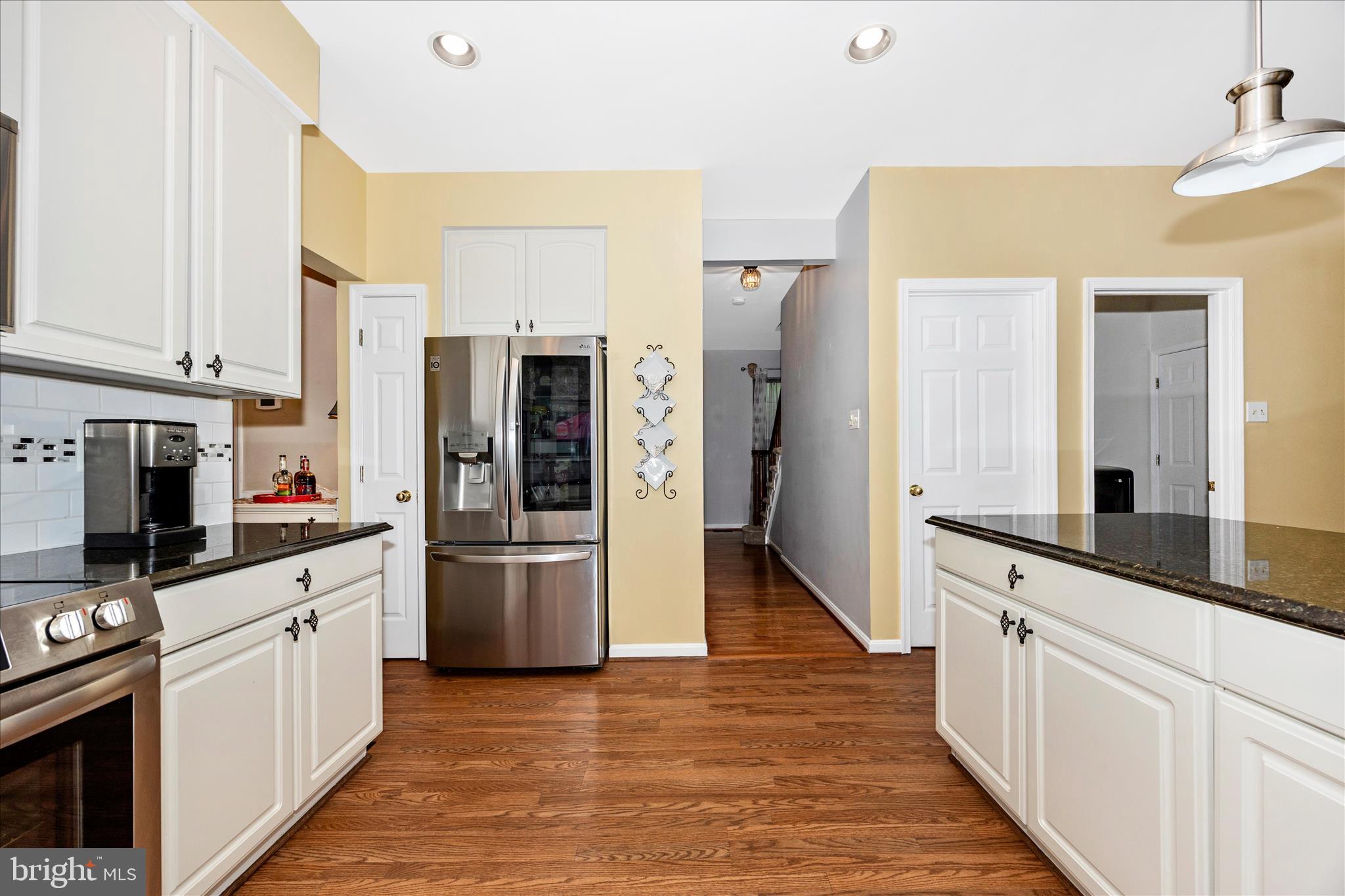 RIVER HILL - Residential