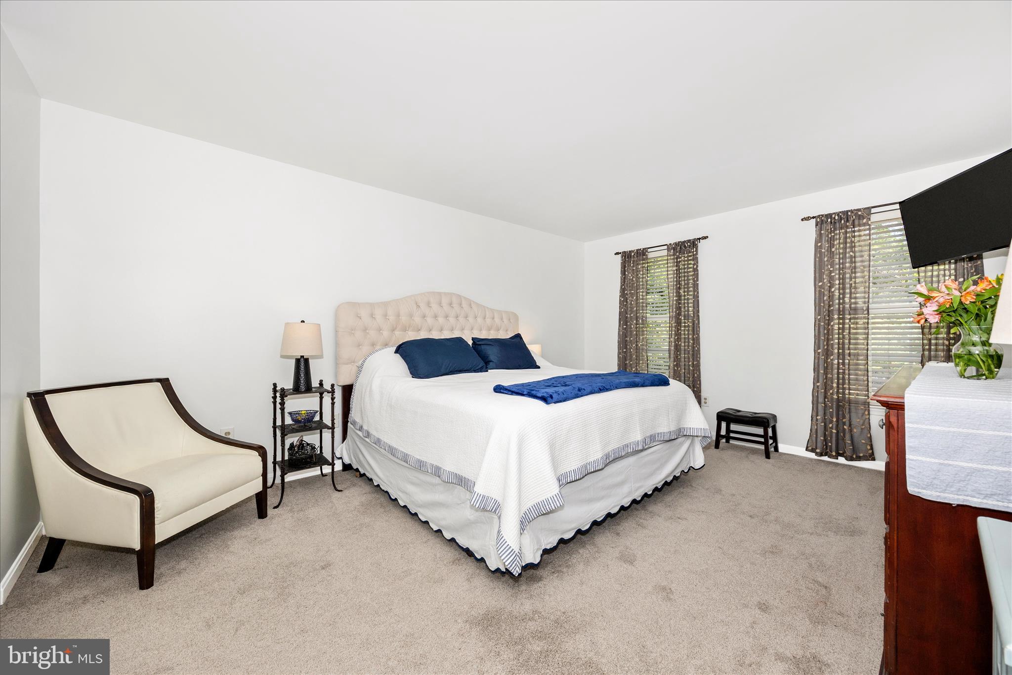 RIVER HILL - Residential