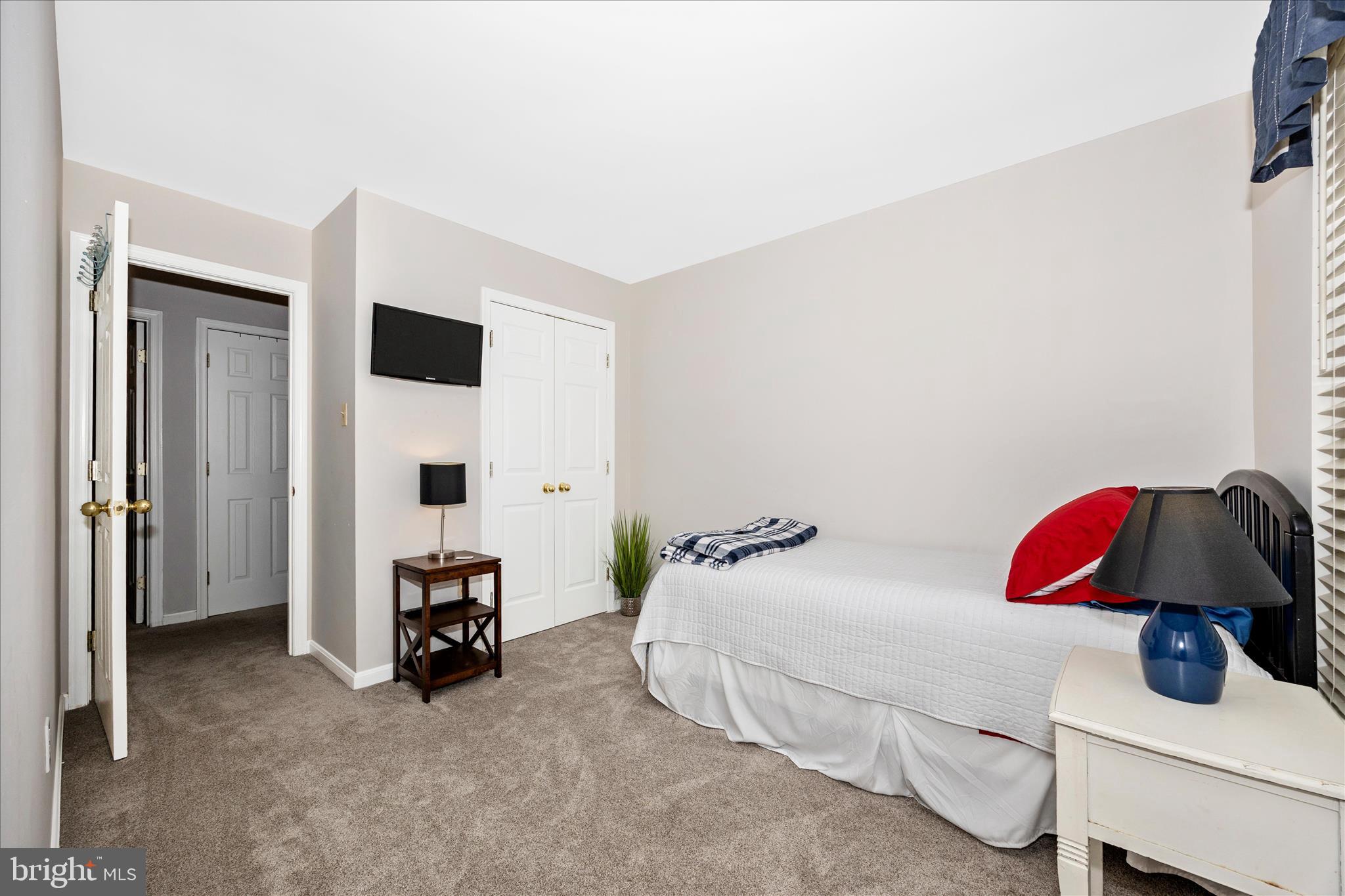 RIVER HILL - Residential