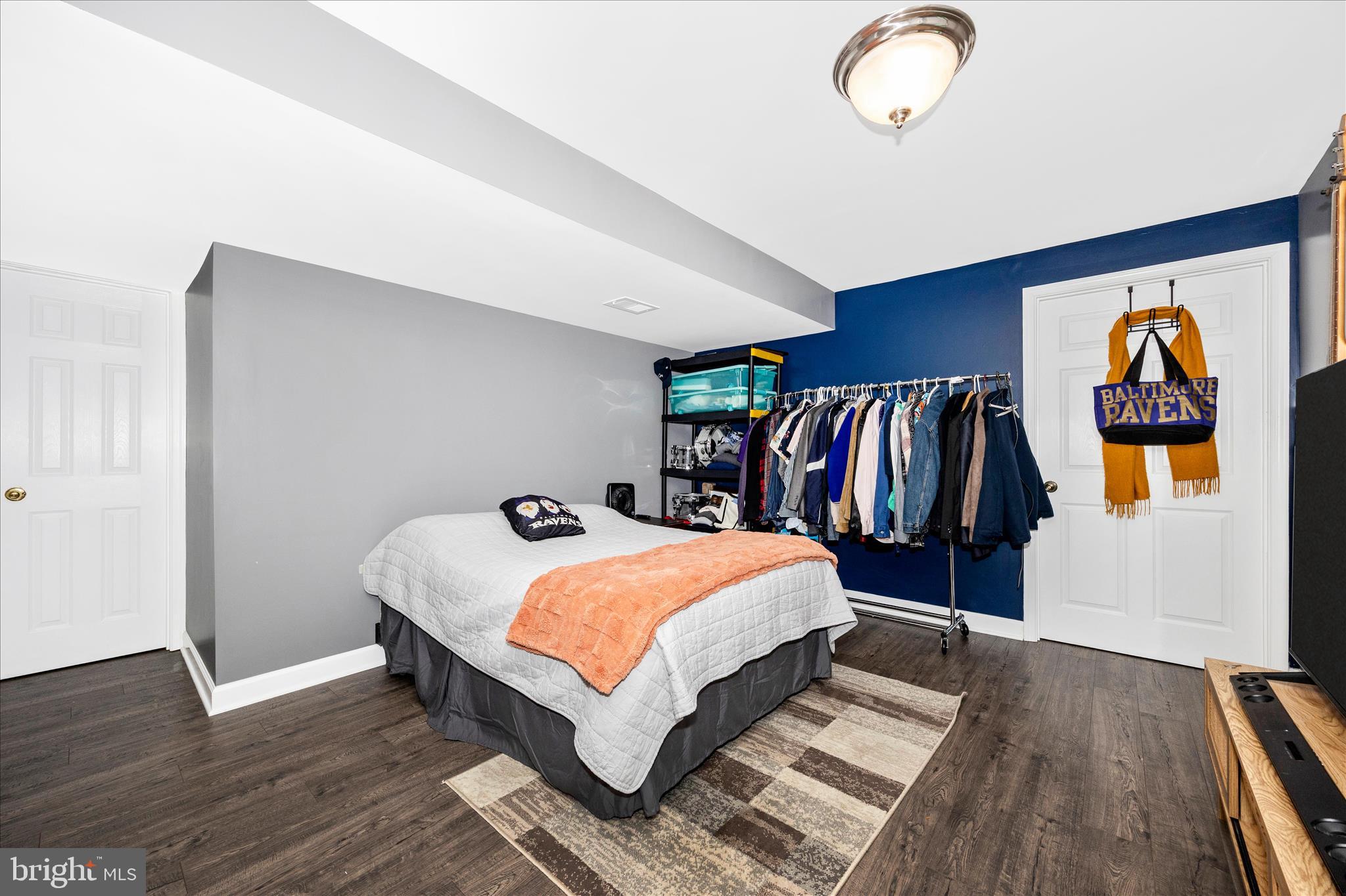 RIVER HILL - Residential