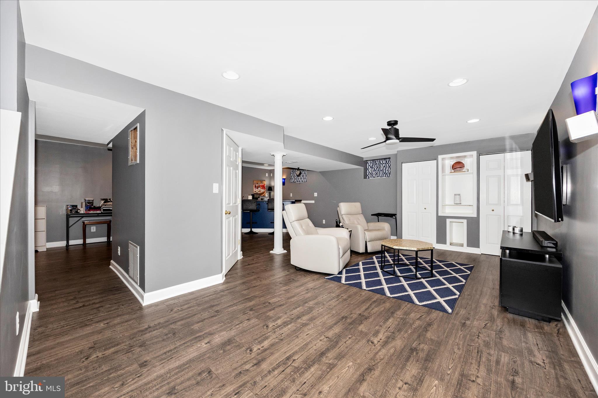 RIVER HILL - Residential