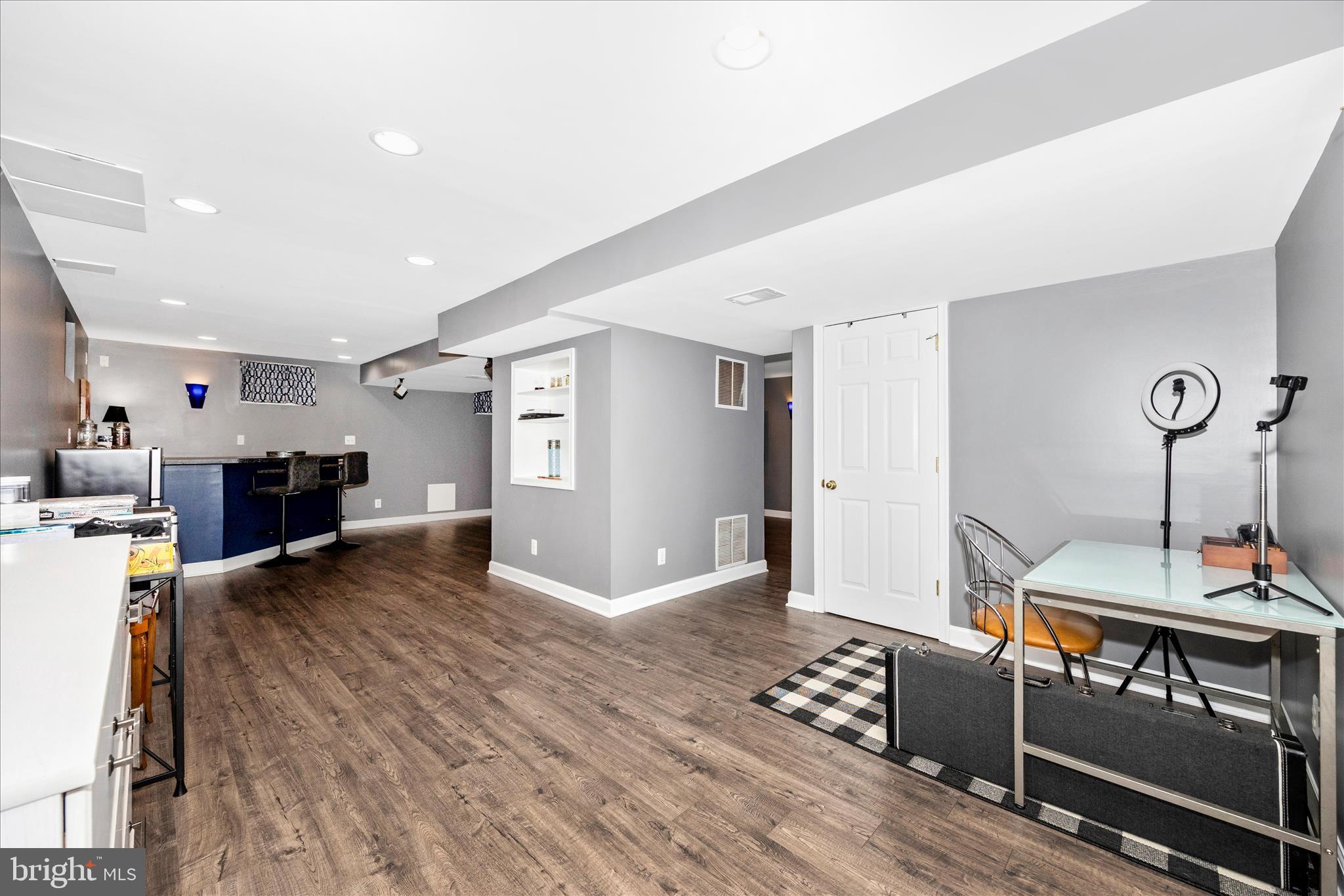 RIVER HILL - Residential