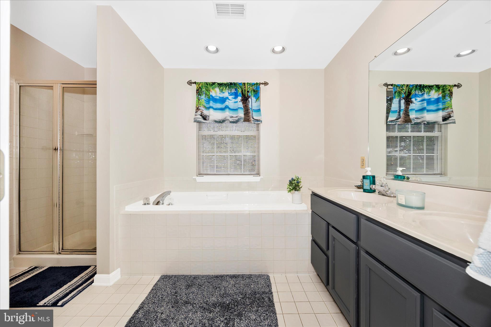 RIVER HILL - Residential