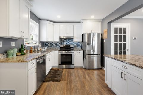 Townhouse For Rent - 1719 Ridge Avenue<br/> PHILADELPHIA, PA 19130