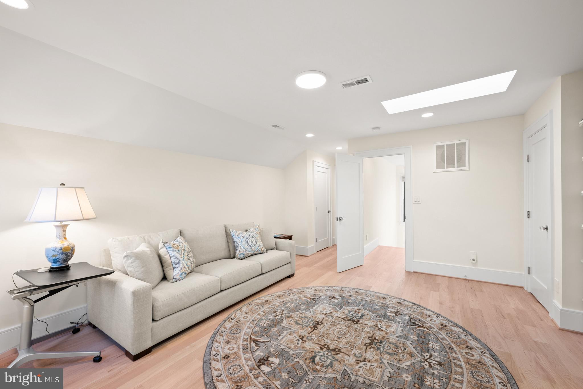 MINOR HILL - Residential