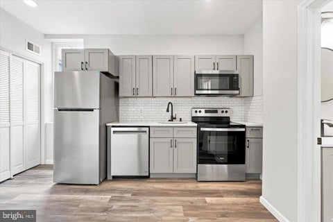 Homes For Rent - 623 W Oxford Street #2R<br/> Philadelphia County, PHILADELPHIA, PA 19122