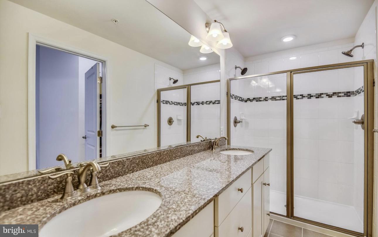 ORCHARD SQUARE - Residential