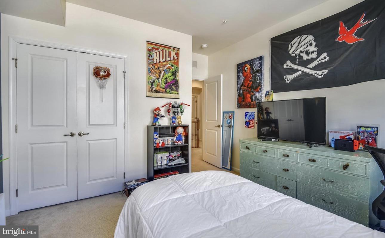 ORCHARD SQUARE - Residential