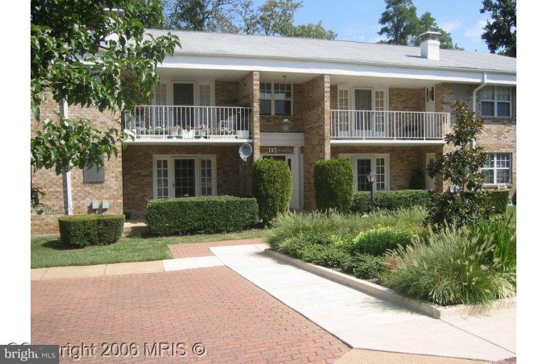 FALLS CHASE - Residential