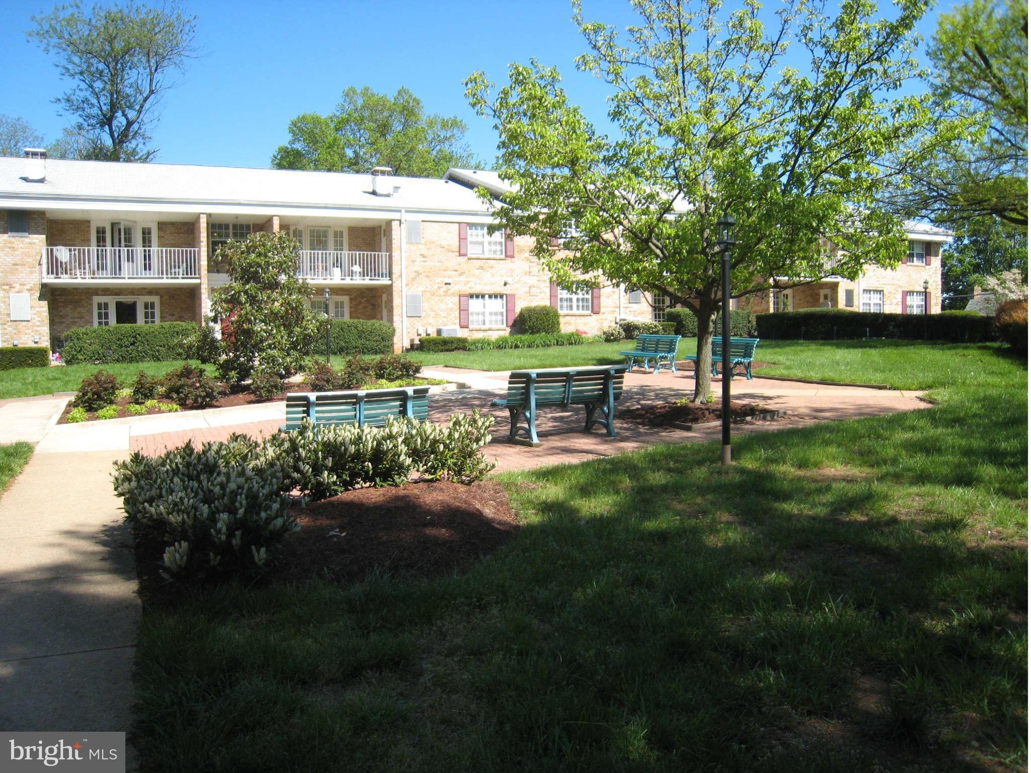 FALLS CHASE - Residential