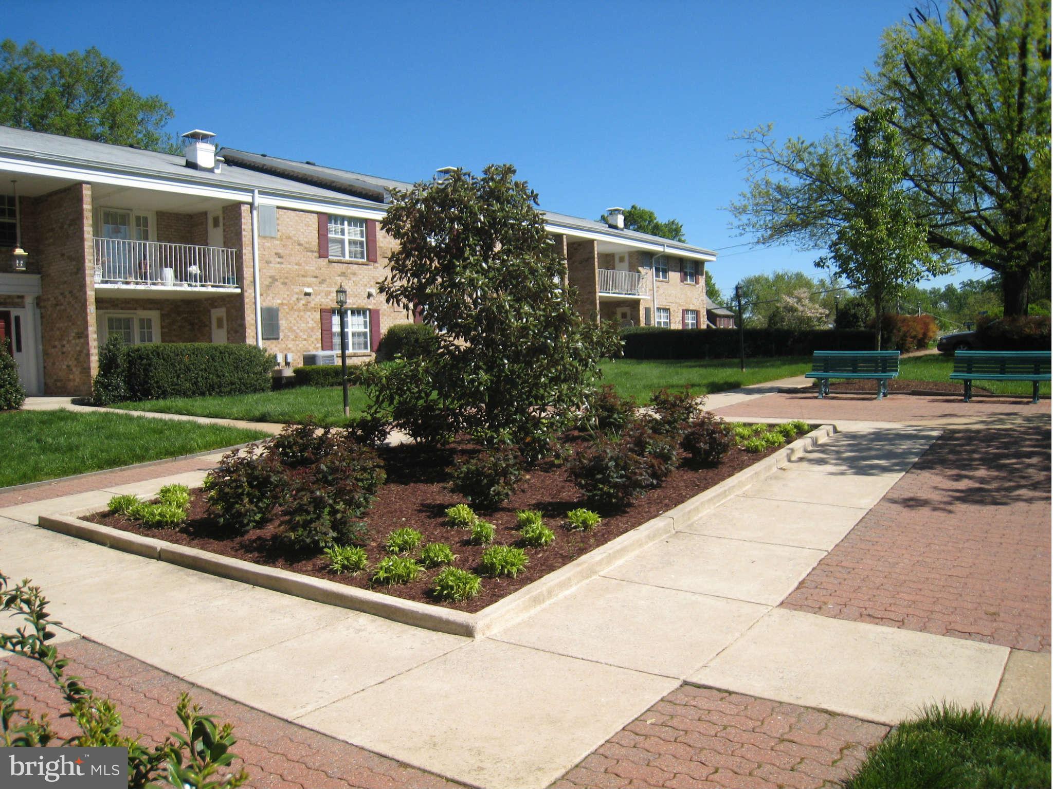 FALLS CHASE - Residential