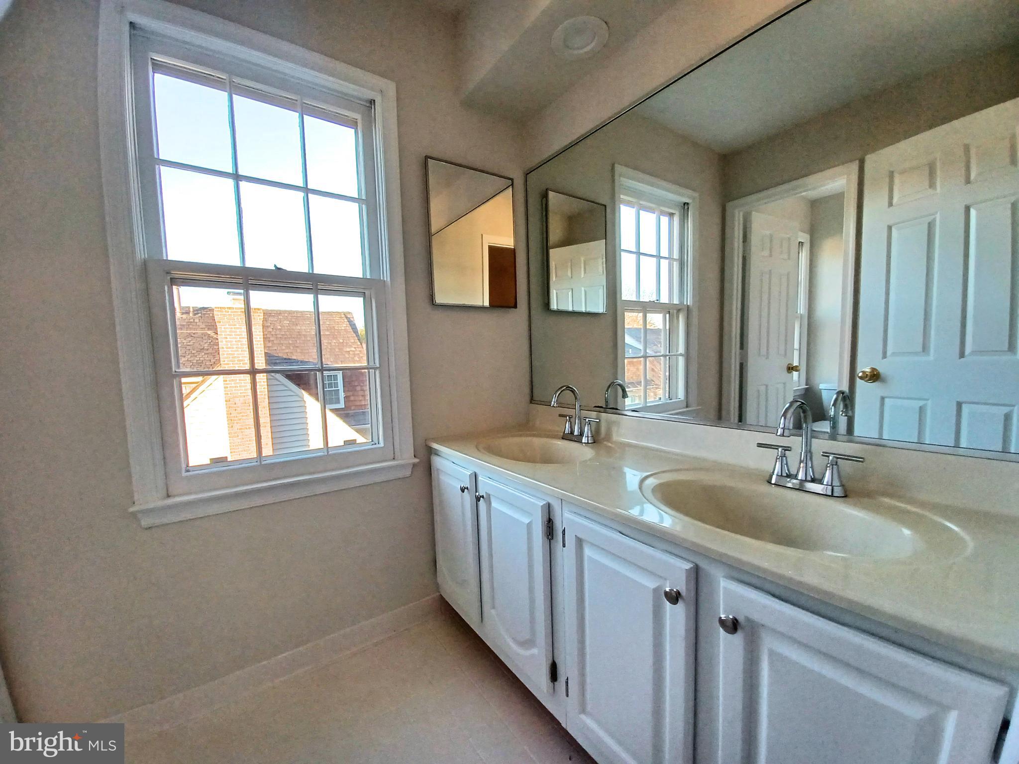 SAYBROOKE - Residential Lease