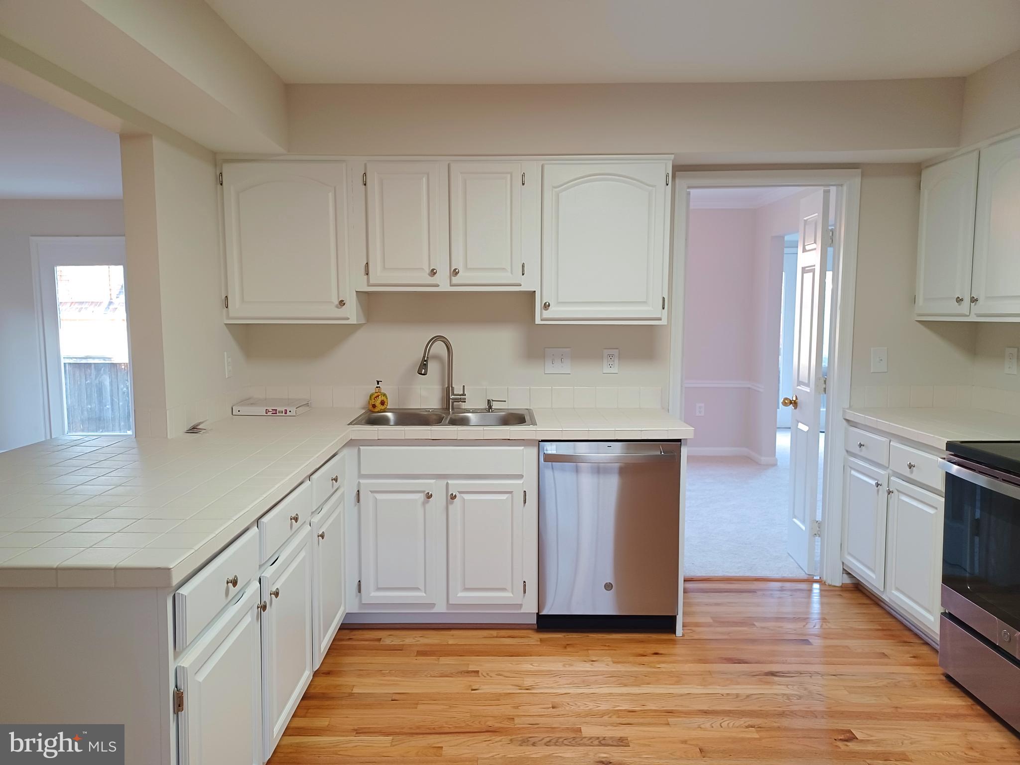 SAYBROOKE - Residential Lease