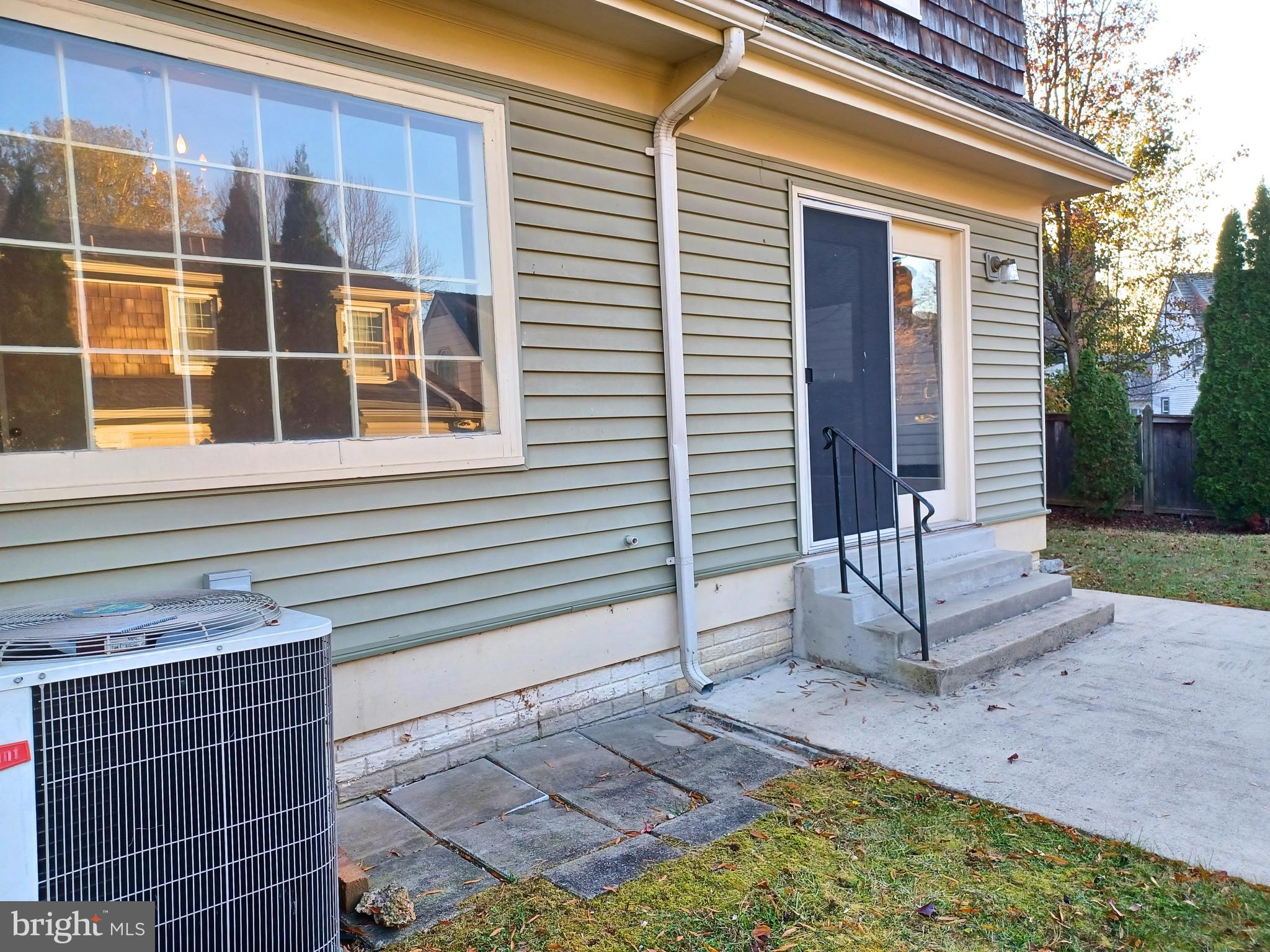 SAYBROOKE - Residential Lease