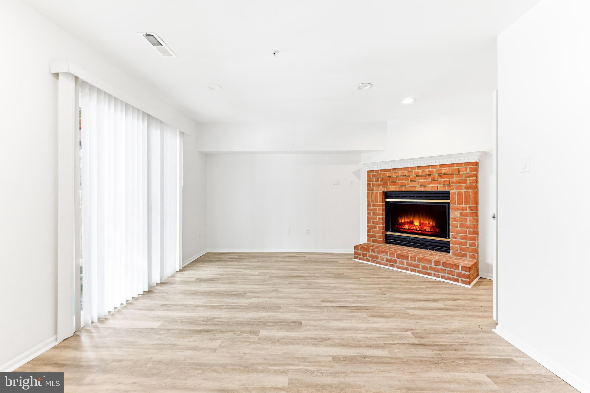 BROOKSIDE - Residential