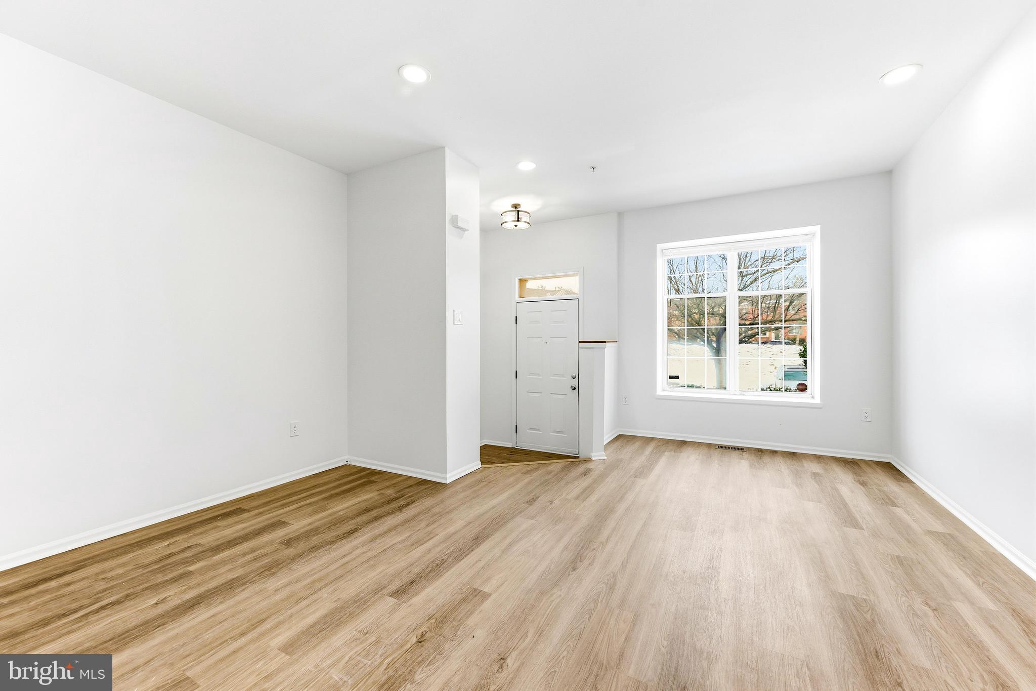 8428 GOLD SUNSET WAY