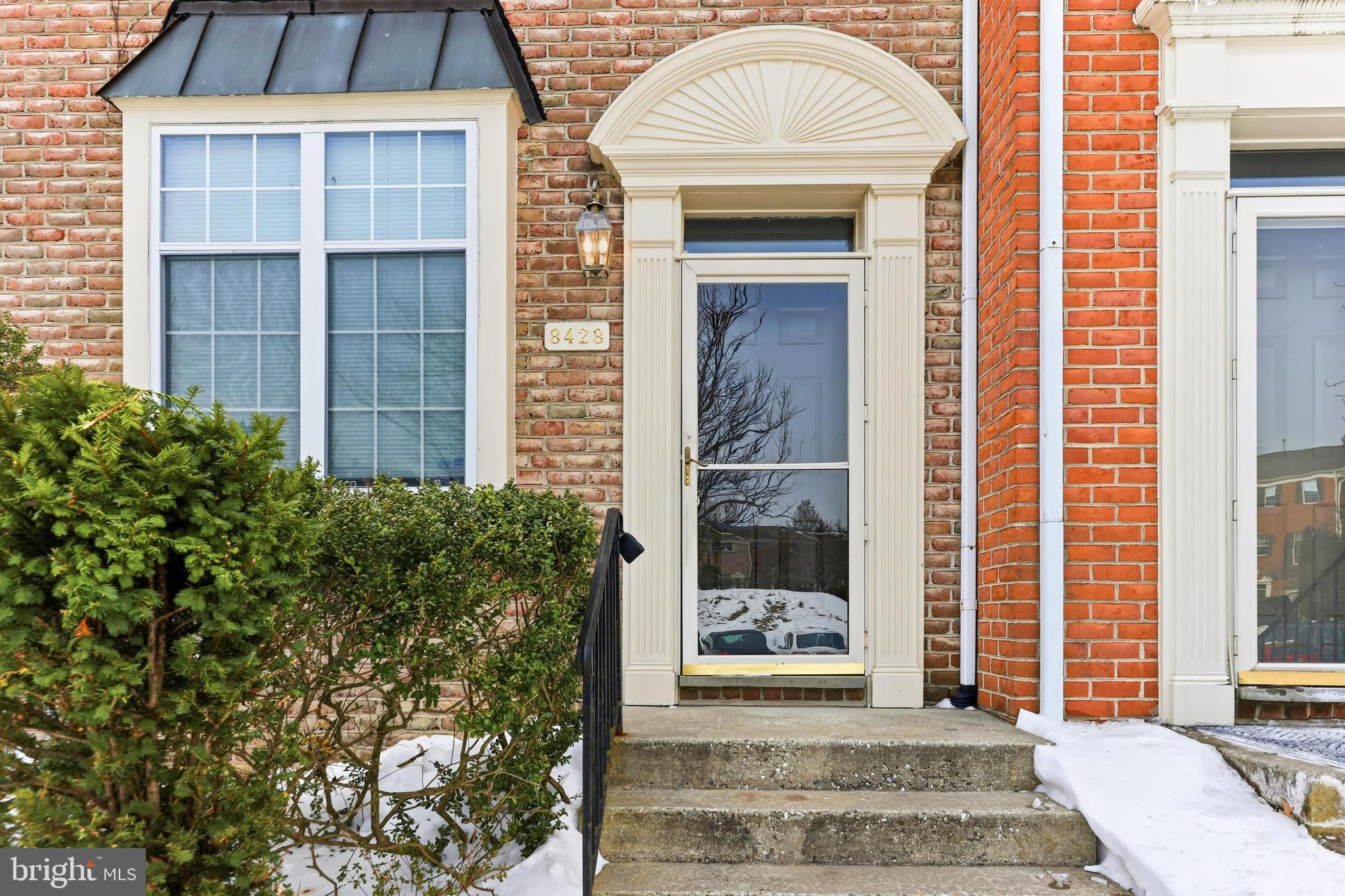 8428 GOLD SUNSET WAY