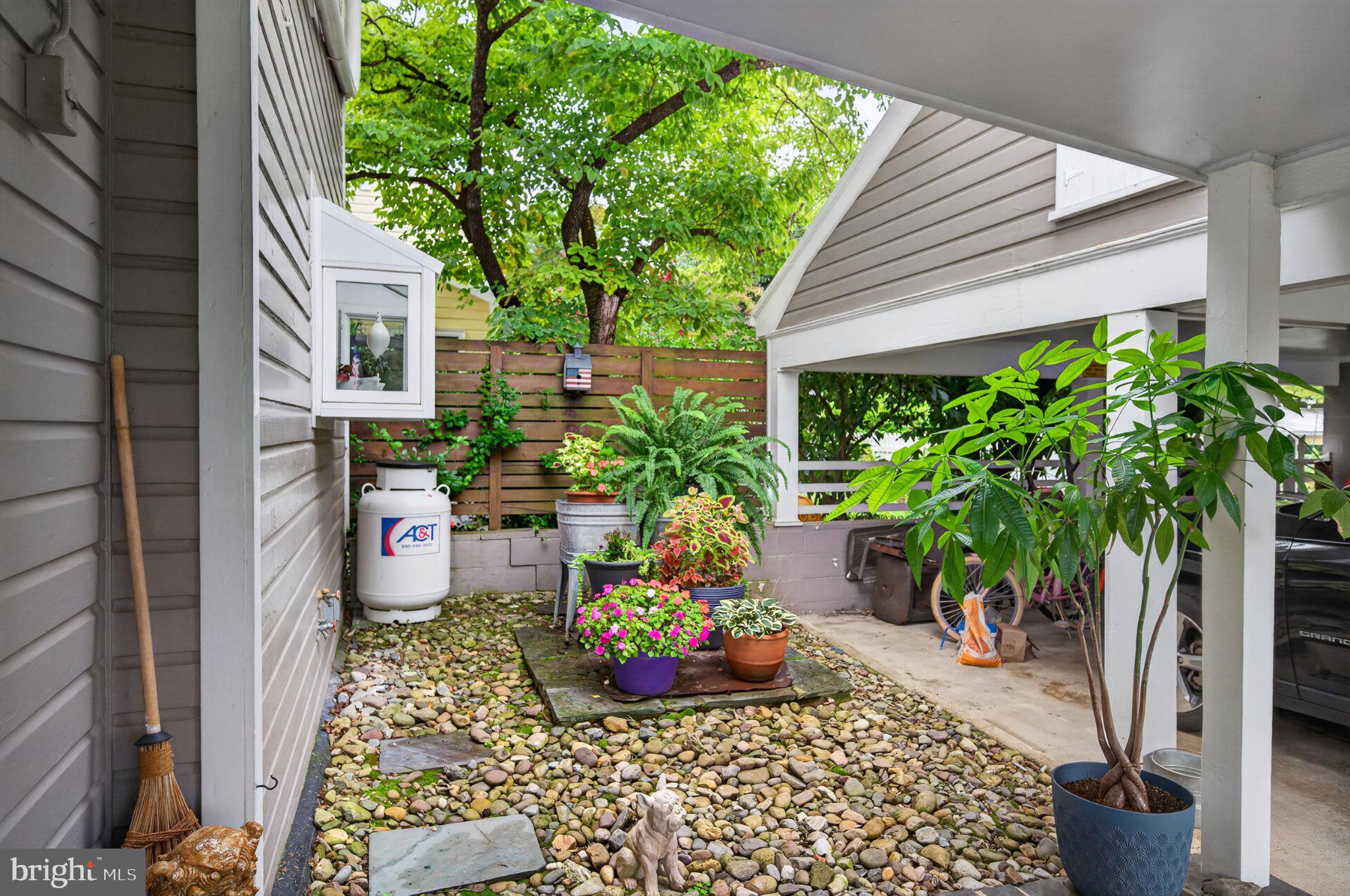 102 N DUKE STREET