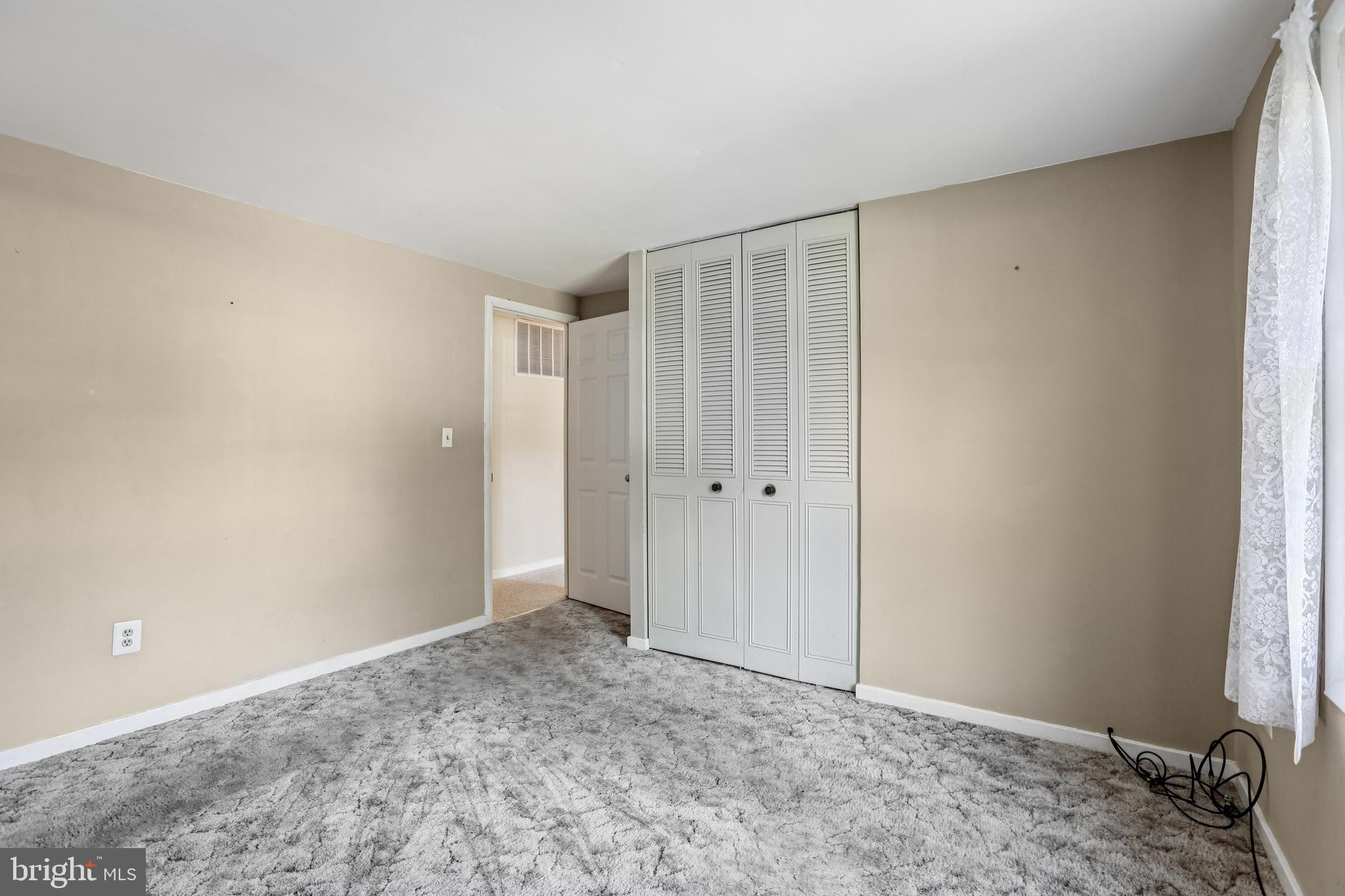 BAY HILLS - Residential