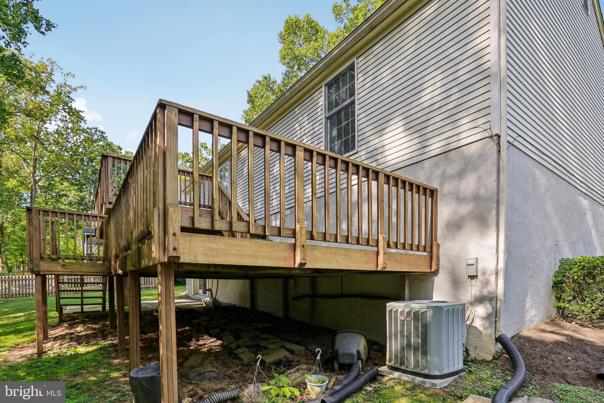 BAY HILLS - Residential