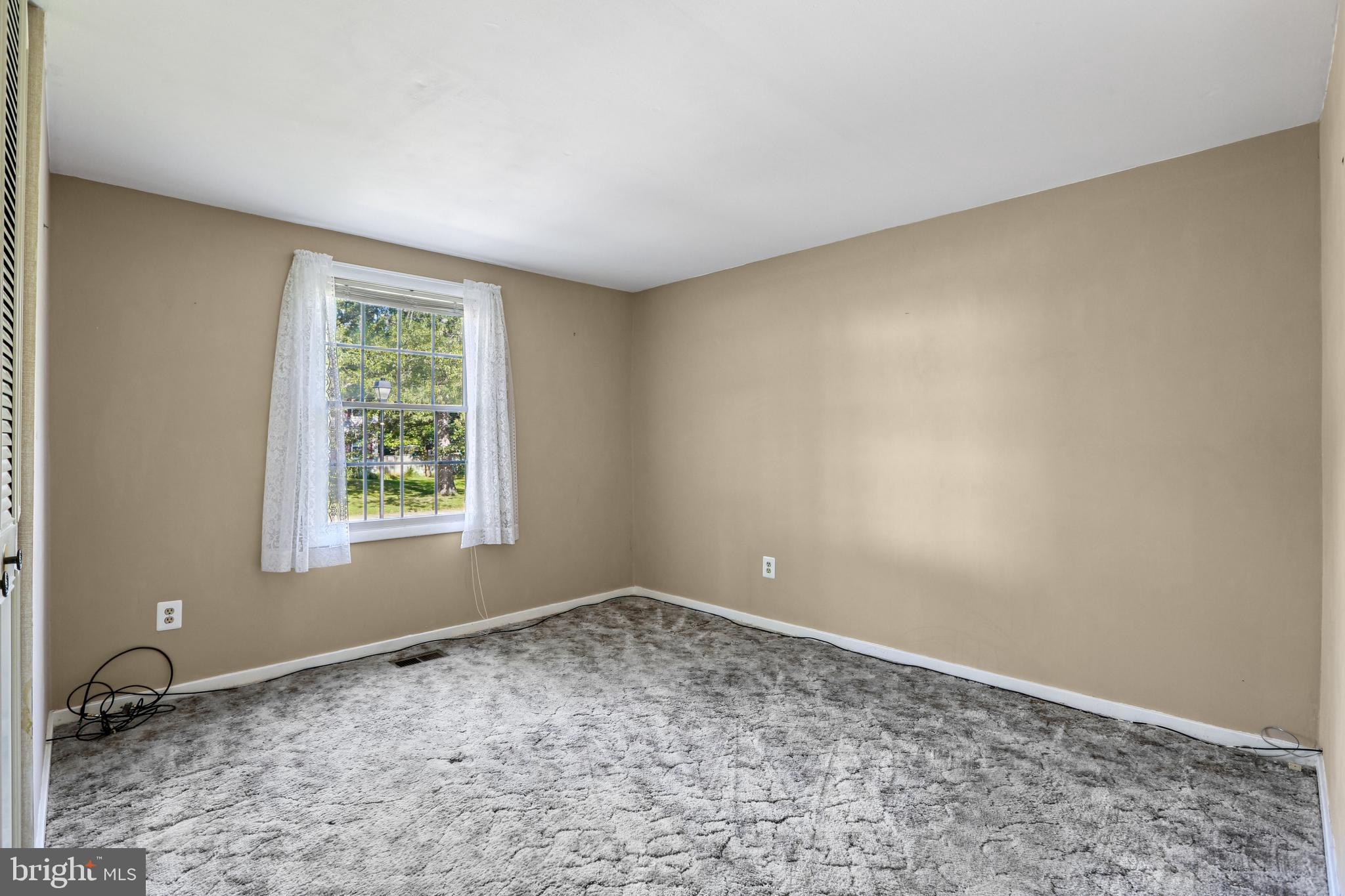 BAY HILLS - Residential