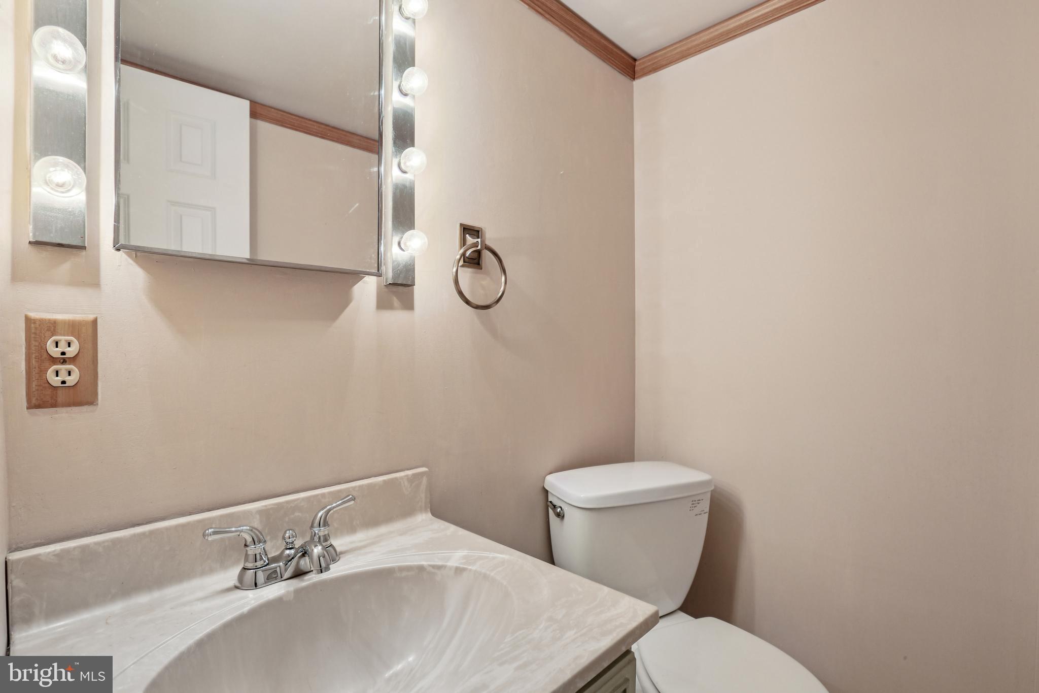 BAY HILLS - Residential