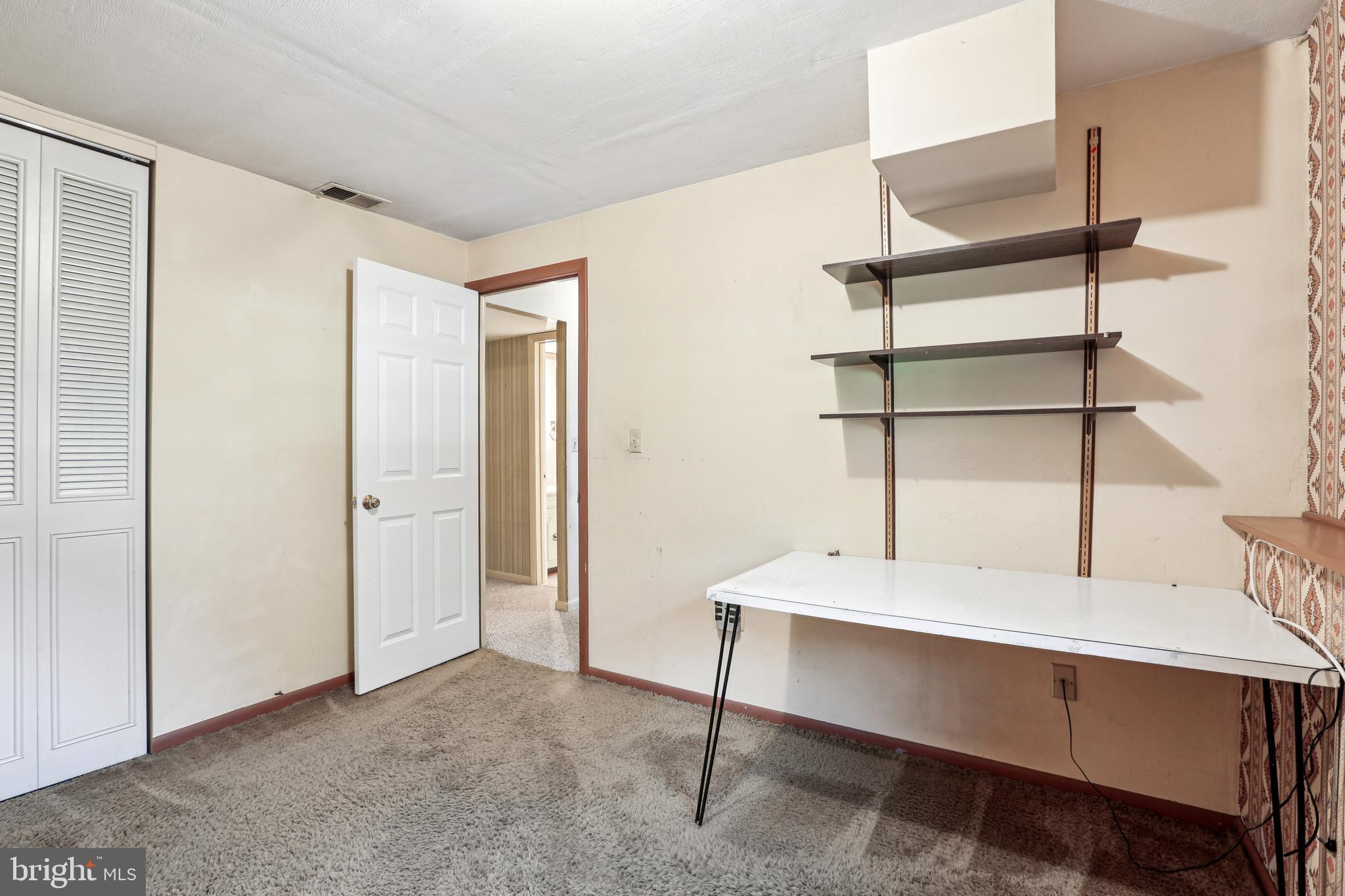 BAY HILLS - Residential