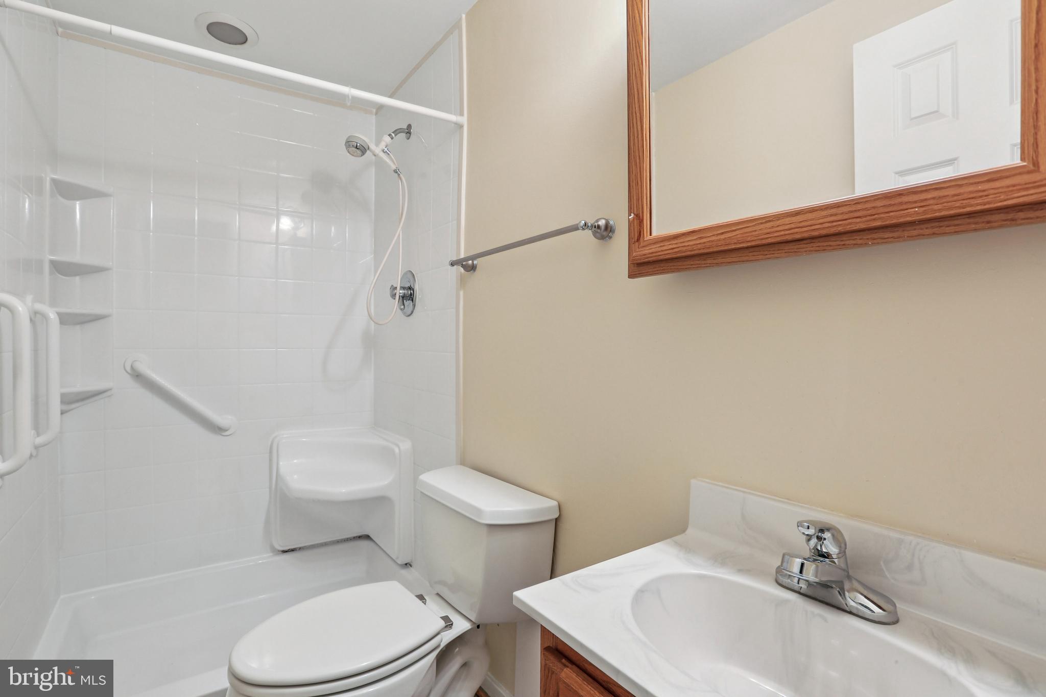 BAY HILLS - Residential