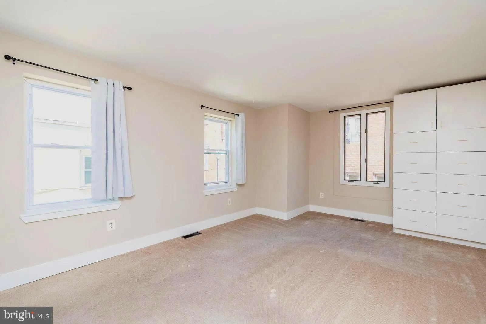 Philadelphia, Pennsylvania 19147, United States, 4 Bedrooms Bedrooms, ,4 BathroomsBathrooms,Residential,Active,181148