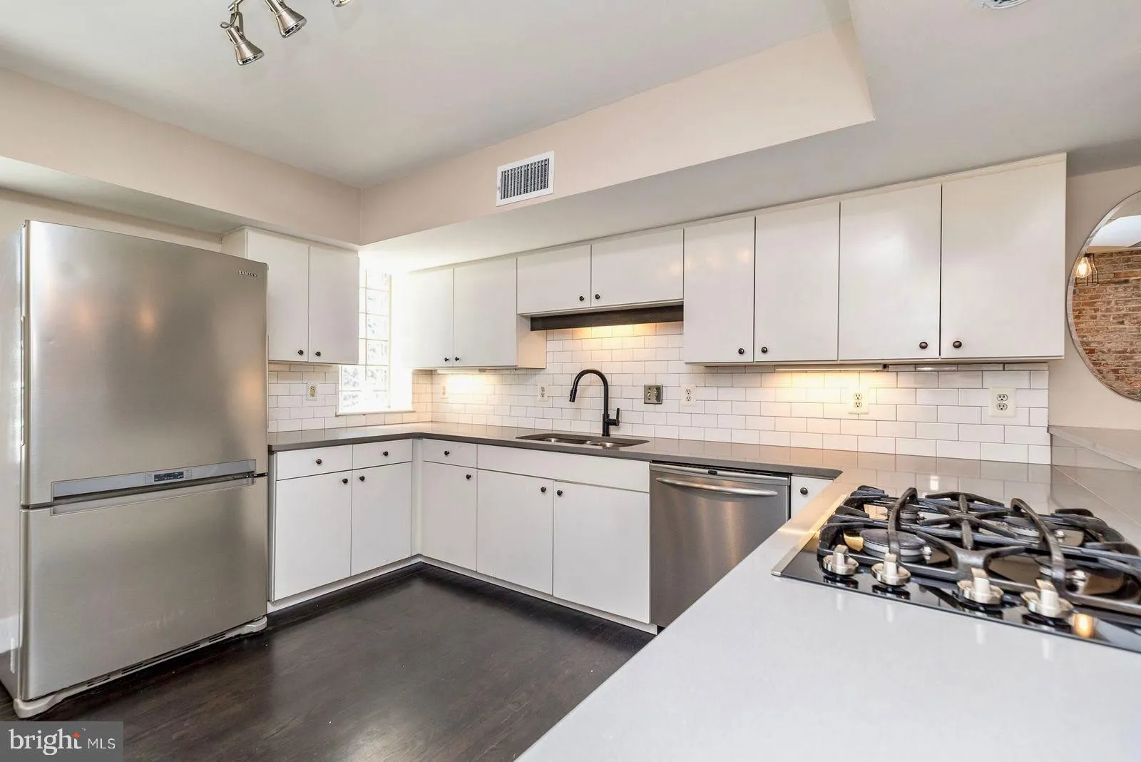 Philadelphia, Pennsylvania 19147, United States, 4 Bedrooms Bedrooms, ,4 BathroomsBathrooms,Residential,Active,181148