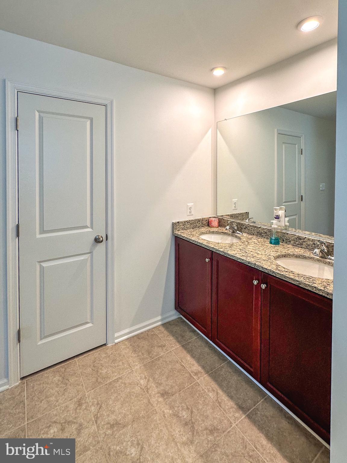 KING'S CROSSING - Residential Lease