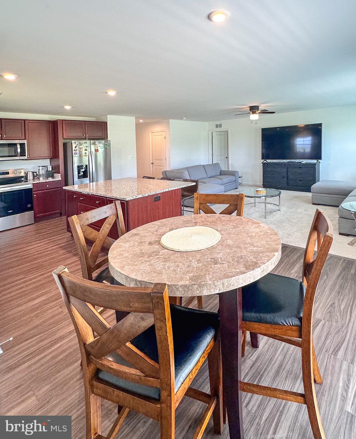 KING'S CROSSING - Residential Lease