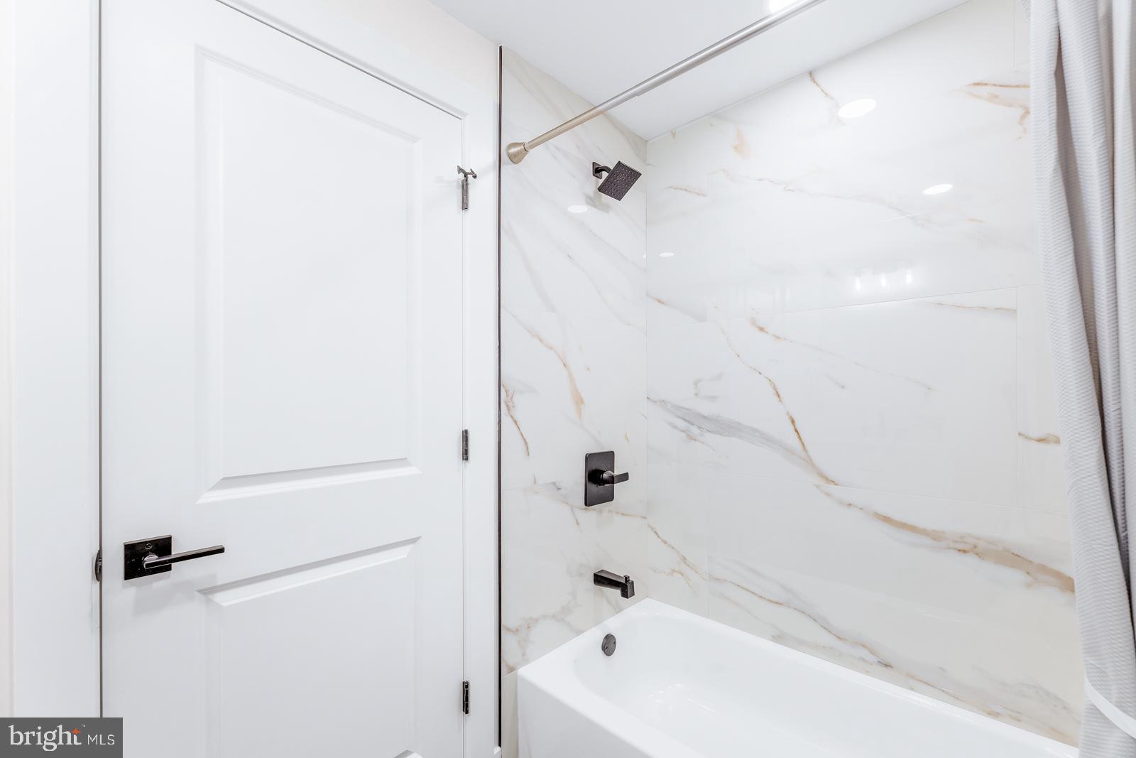 LANGHORNE MANOR - Residential