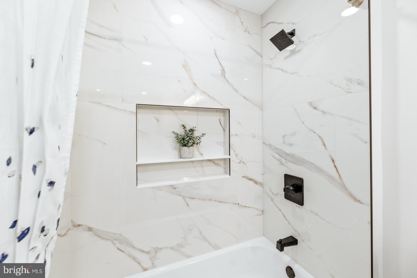 LANGHORNE MANOR - Residential