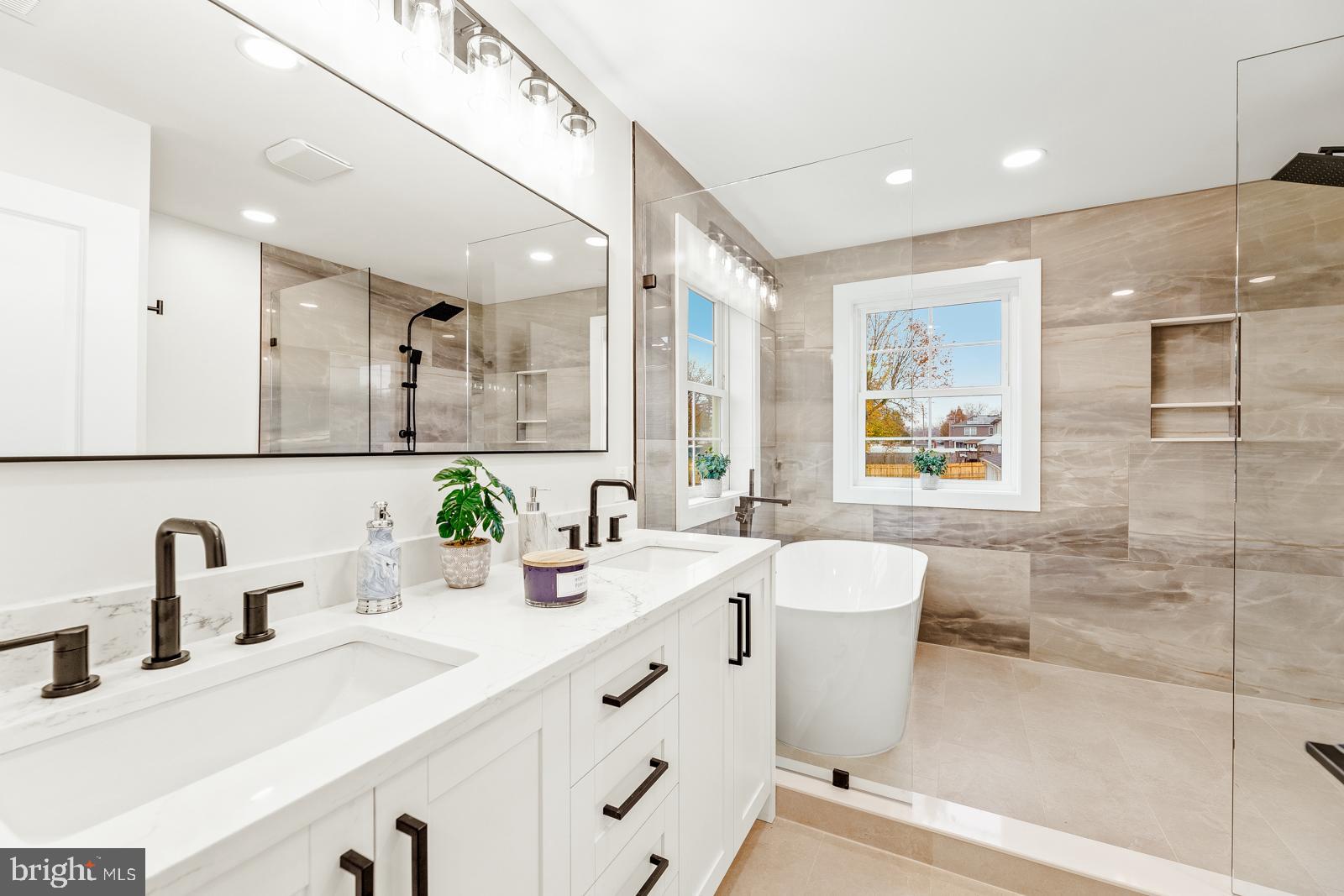 LANGHORNE MANOR - Residential