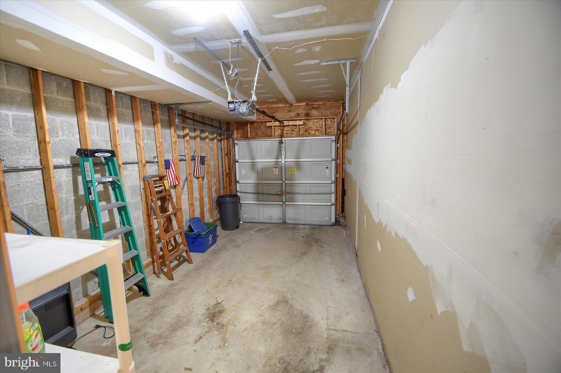 CHARLESTOWNE - Residential