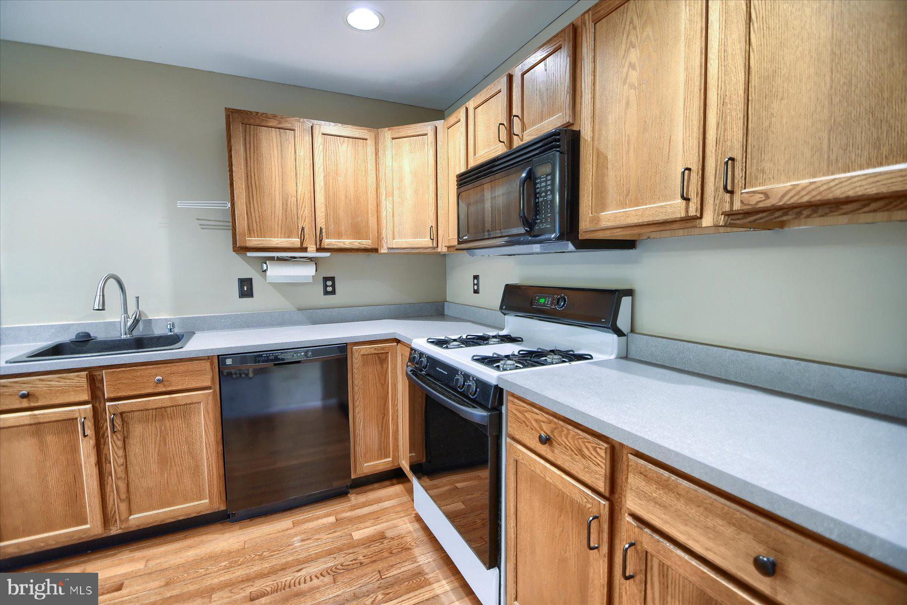 CHARLESTOWNE - Residential