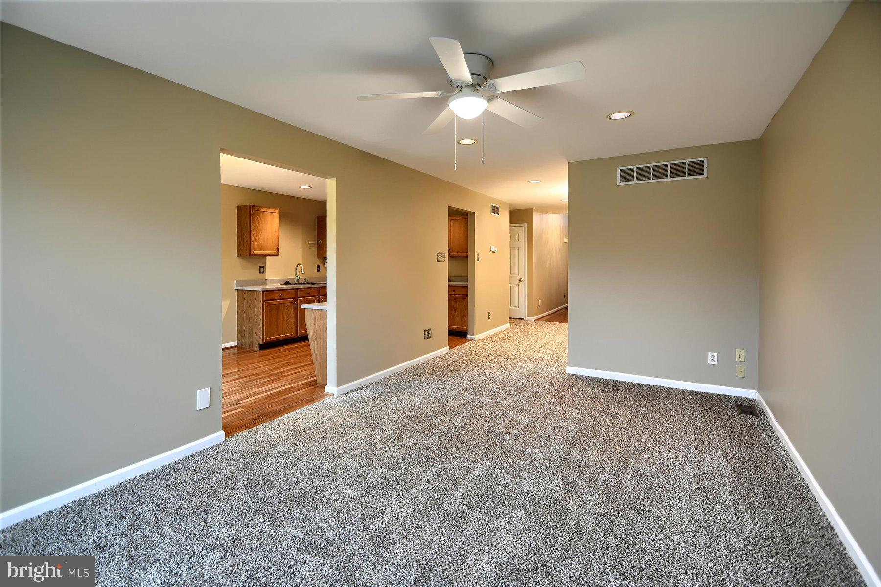 CHARLESTOWNE - Residential