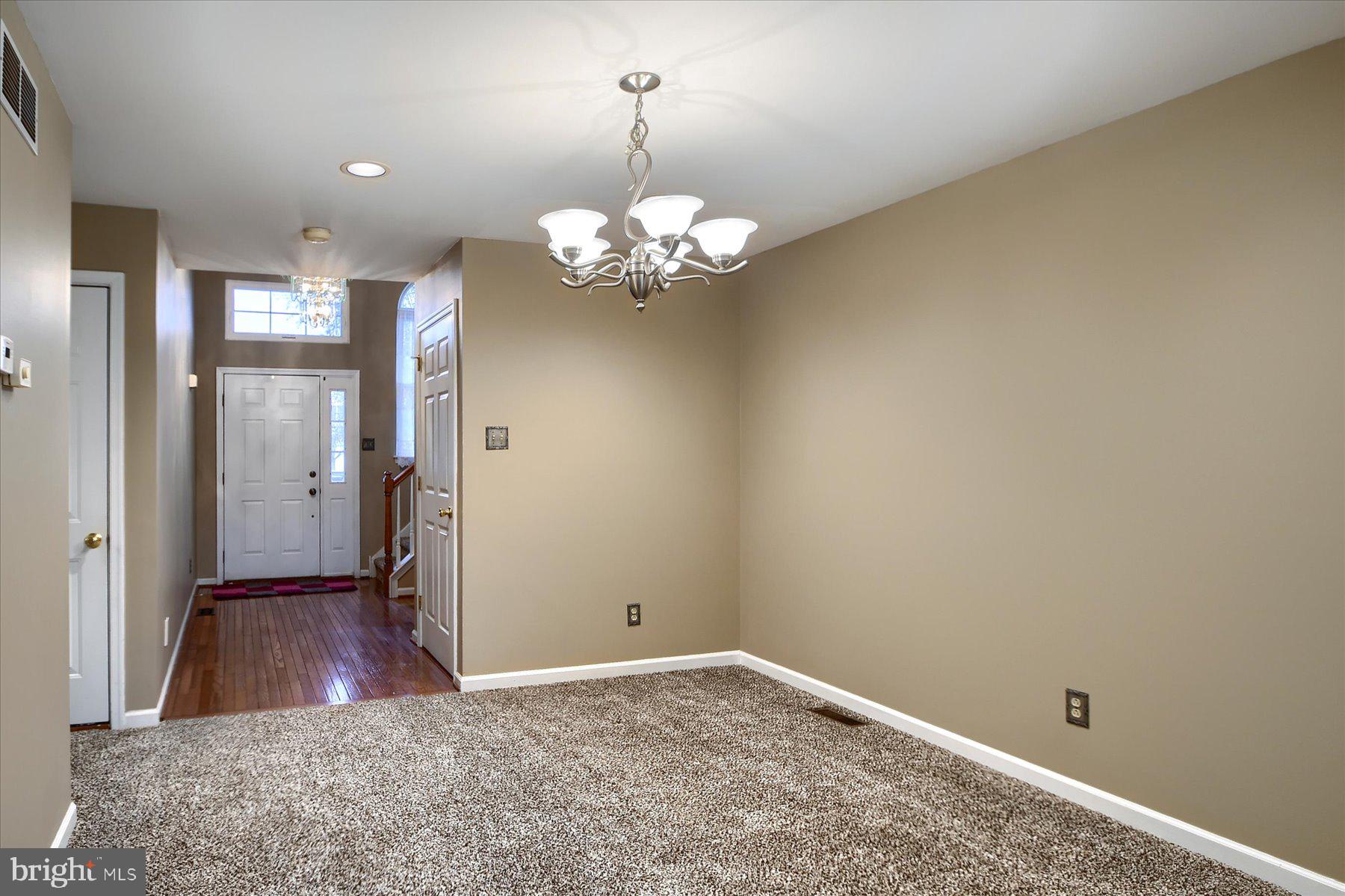 CHARLESTOWNE - Residential