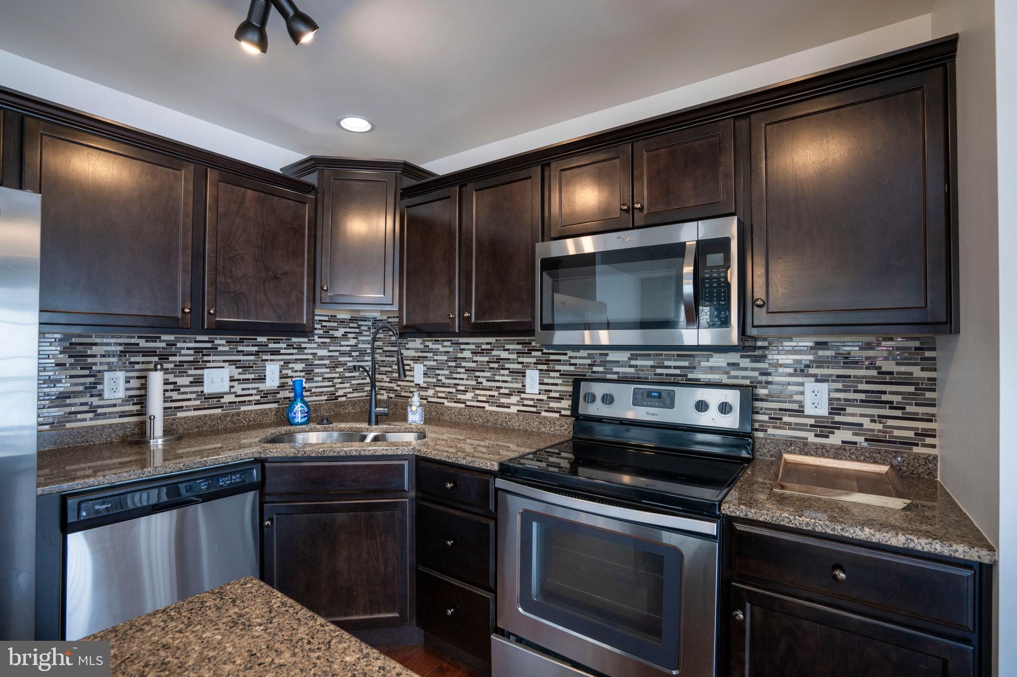 THE GATES - Residential