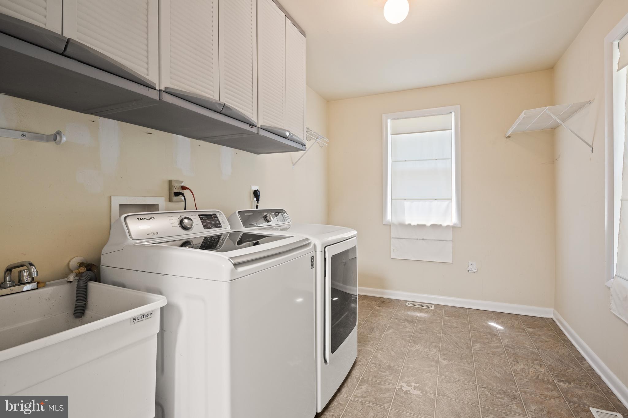 CLIPPER HILL ESTATES - Residential