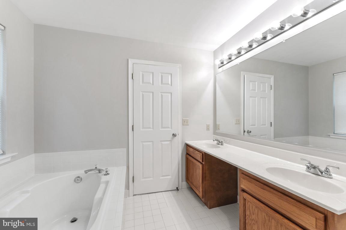 ASPEN WOODS - Residential