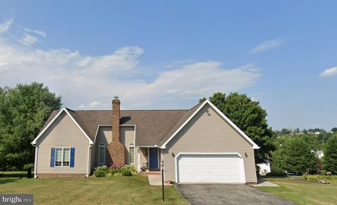 11 BRIDLE ROAD SHREWSBURY PA 17361