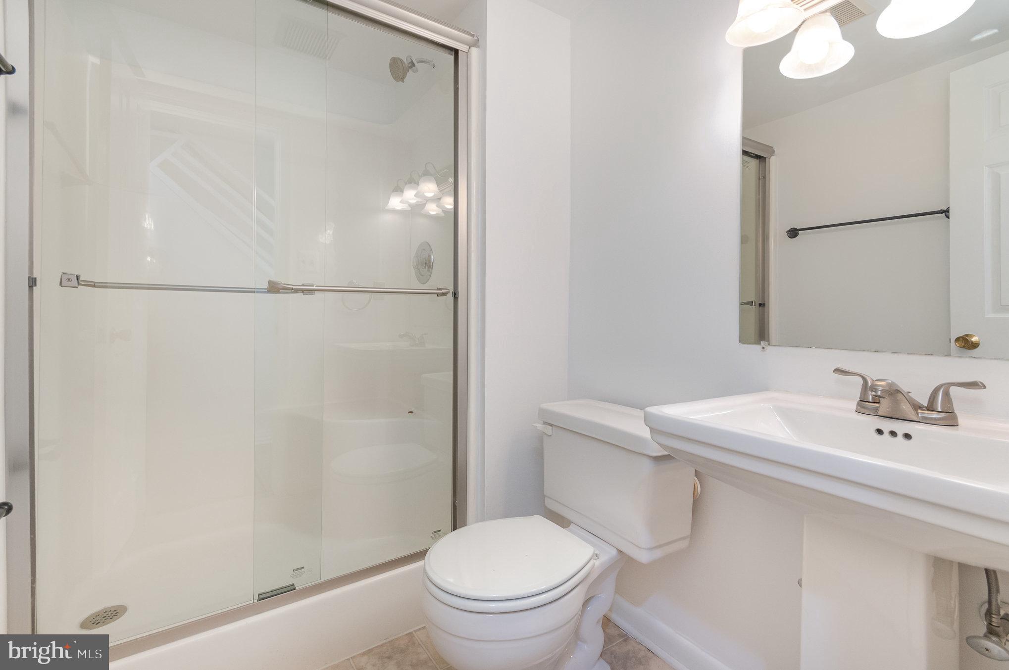 EMERALD CHASE - Residential