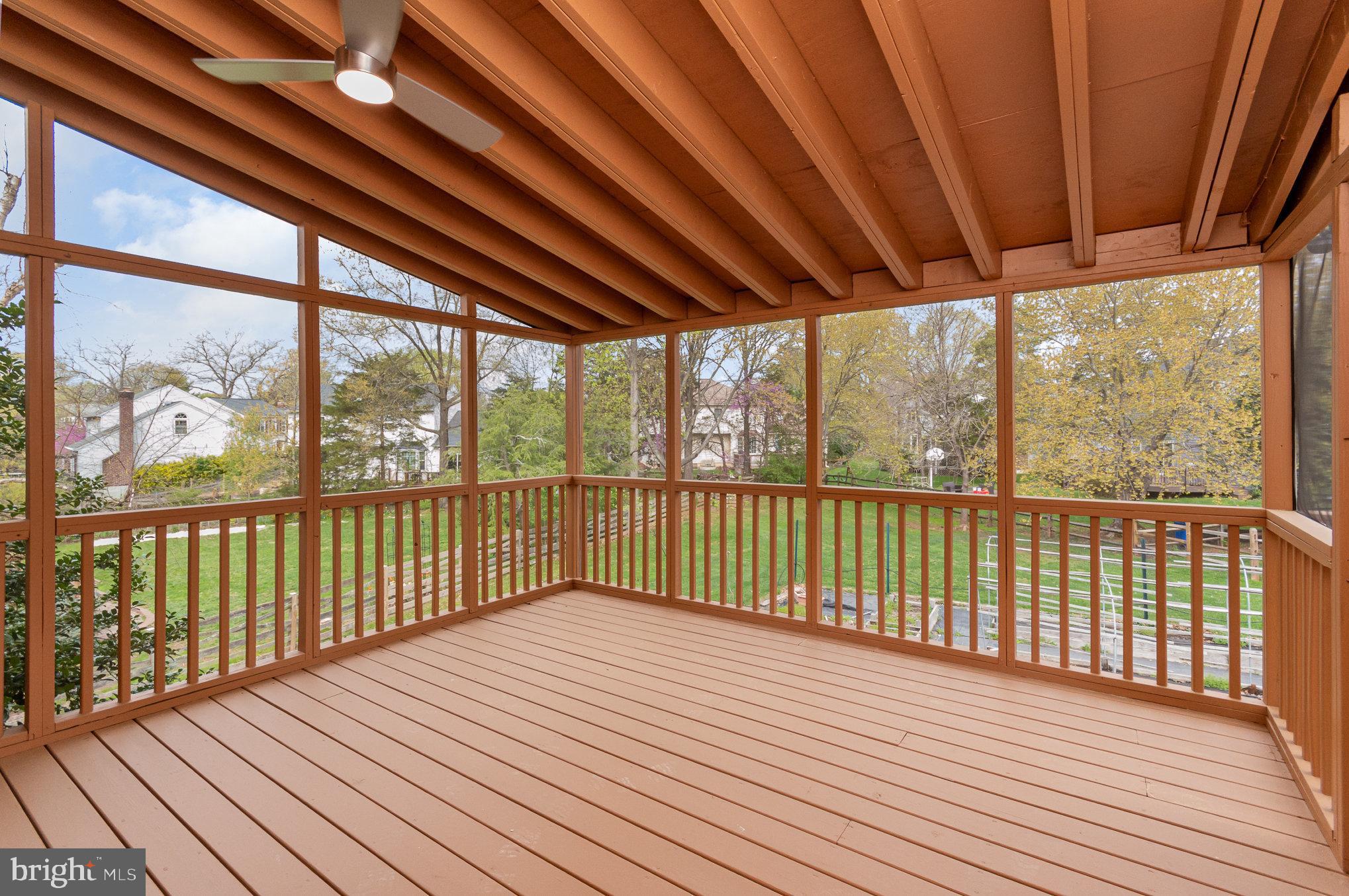 EMERALD CHASE - Residential